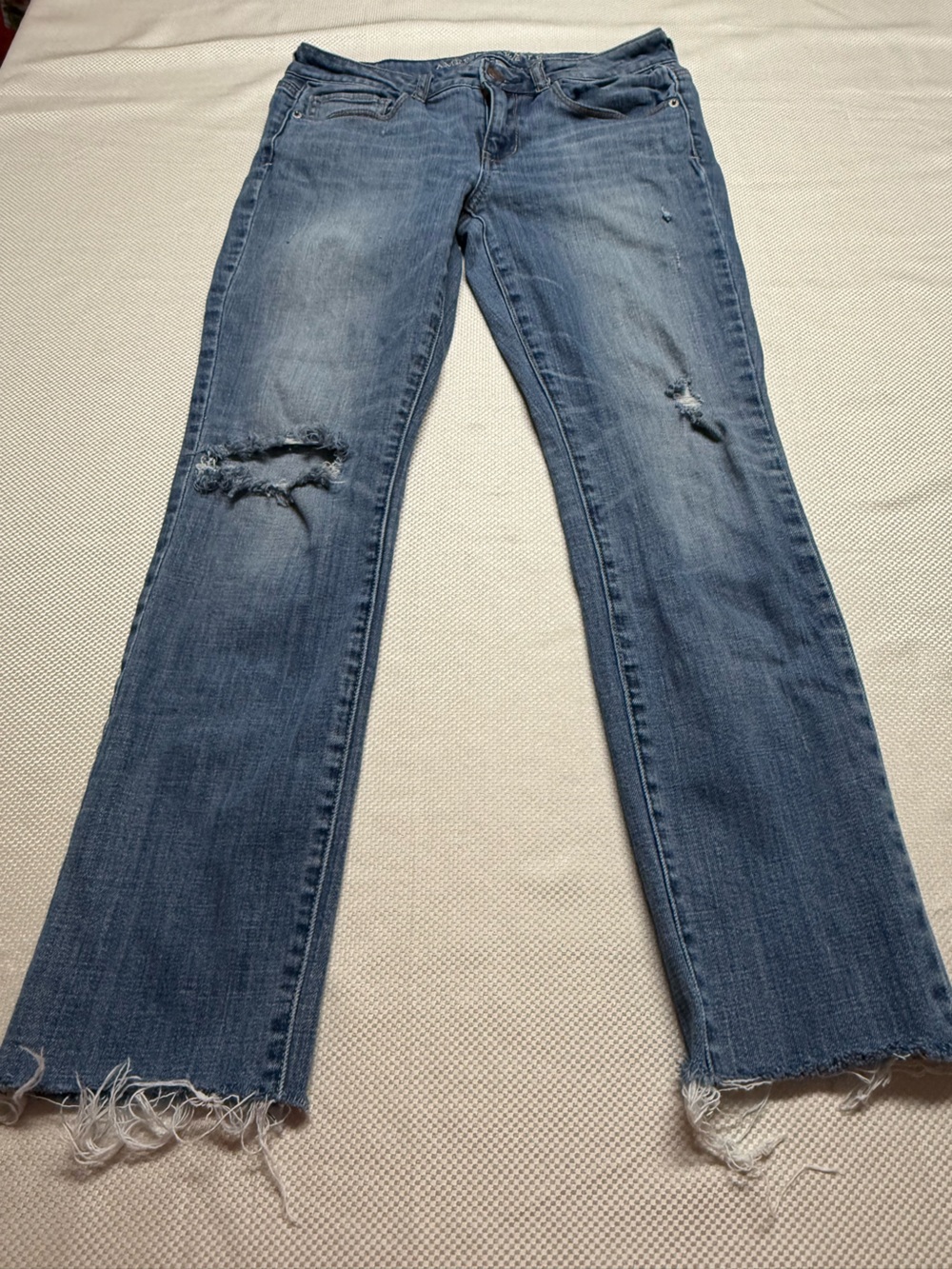 American Eagle Outfitters women’s  Light Blue Ripped Skinny Jeans
